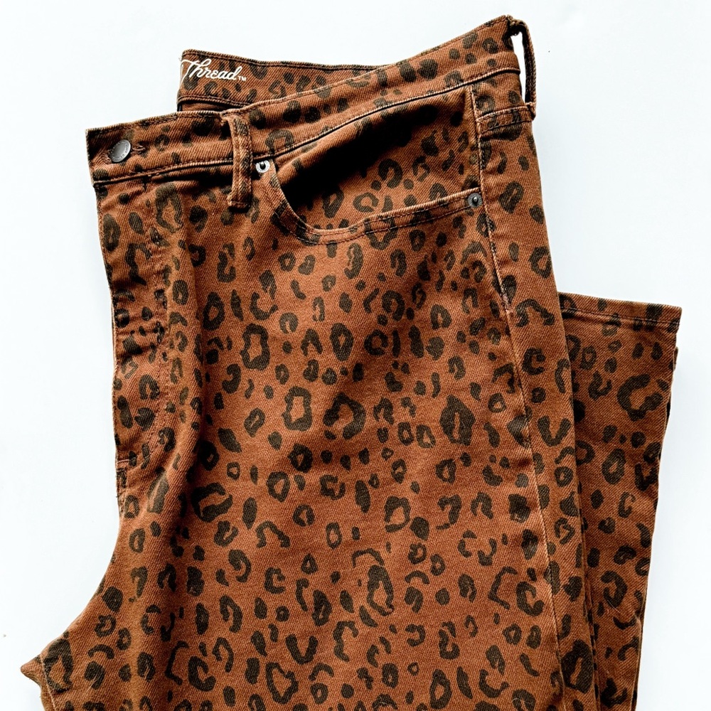 Universal Thread Leopard Print Cropped Jeans
